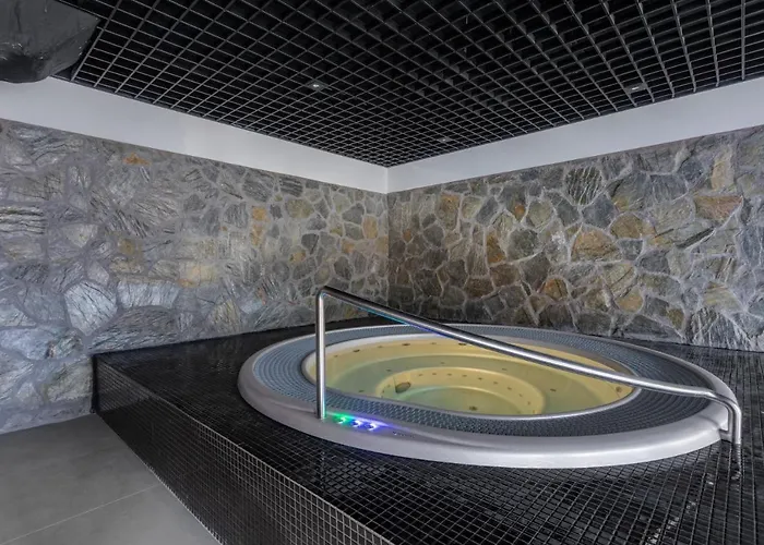 Park D9- Z Dostepem Do Basenu, Sauny, Jacuzzi, Silowni 아파트 스클라르스카포렘바